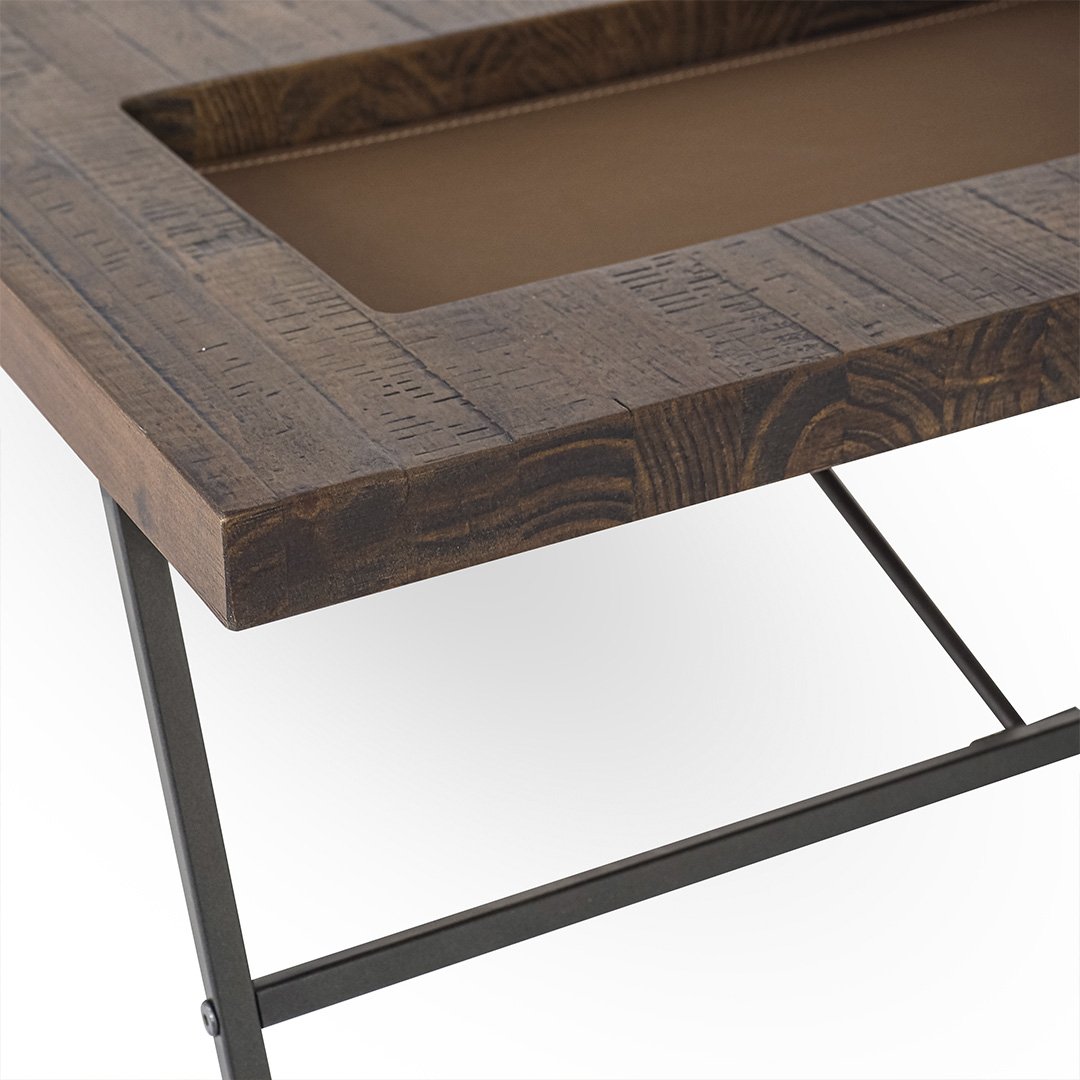 Mesa em sala de estar