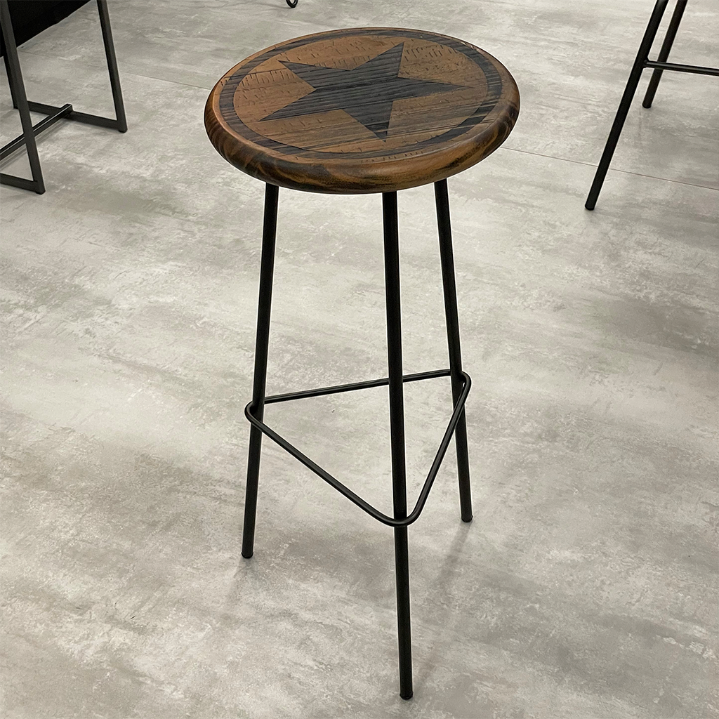 Banqueta rústica com impressão laser 3D