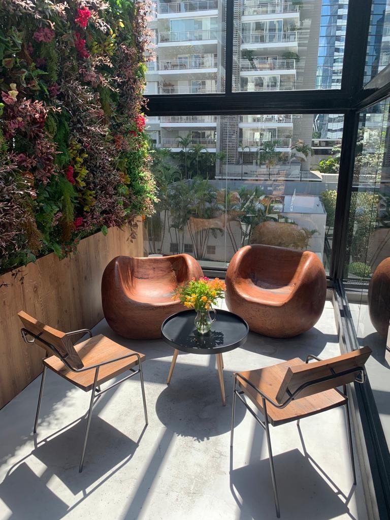 Cadeira Loft em madeira sustentável