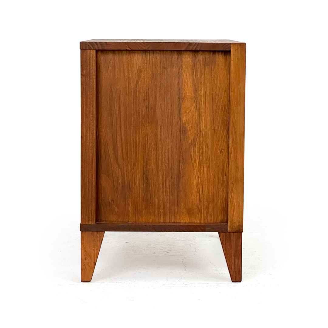 07 mesa de cabeceira de madeira macica logan