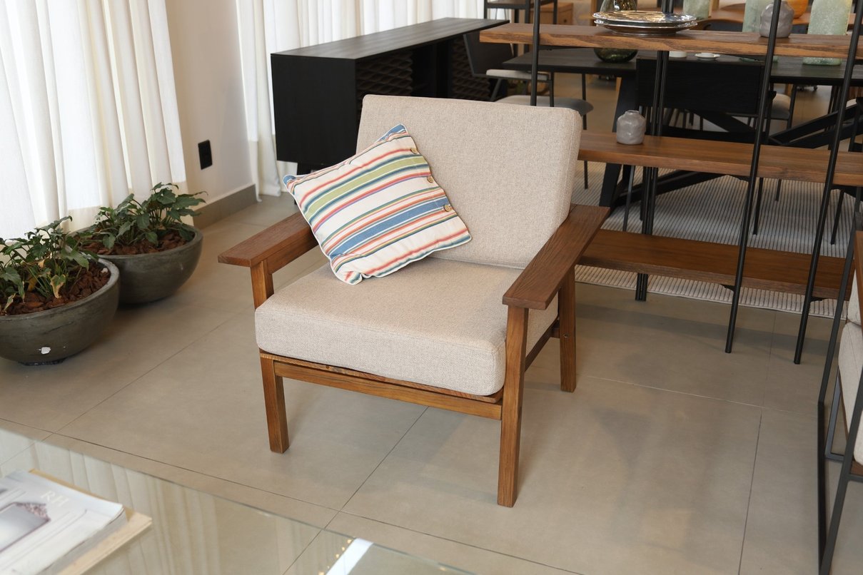 Poltrona Pine - Vista frontal