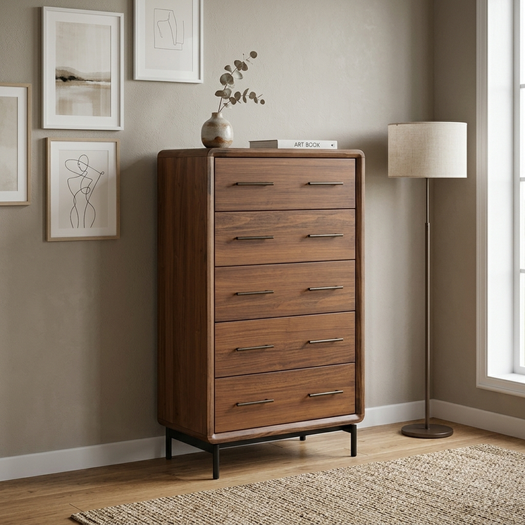Cômoda Riven de madeira maciça 5 gavetas em quarto com design contemporâneo